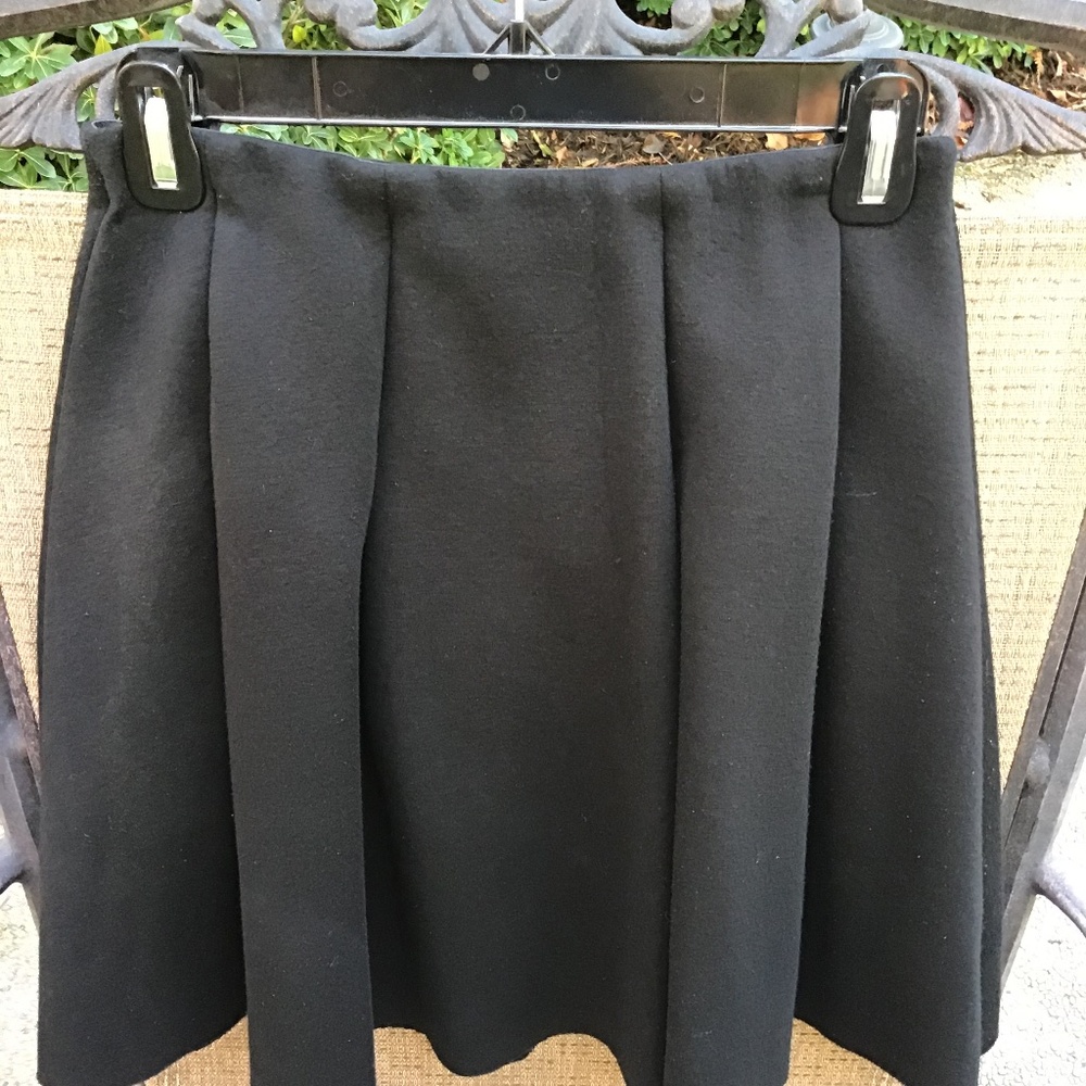 Black pleated skirt